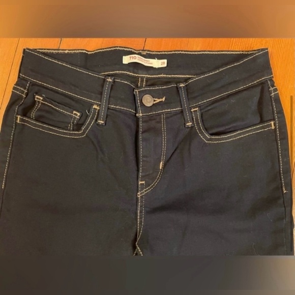 Levi's 710 Super Skinny Navy Blue Jeans. Stretch. Size 28
PERFECT CONDITION! - Picture 7 of 8